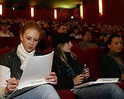 Kino statt Hörsaal: Studenten lauschen Vorlesung im Plüschsessel - SPIEGEL ONLINE
