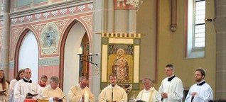 Matthias Peus feiert seine erste Heilige Messe