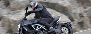 Autogramm Ducati Diavel: Der Teufel trägt Karbon - SPIEGEL ONLINE