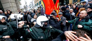 Hunderte Extremisten in Wuppertal, Polizei stoppt Pegida-Kundgebung