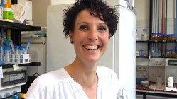Multimedia Reportage "Gene sind wie Küchengeräte" - Molekularbiologie Anja Geretschläger https://storify.com/TeresaArrieta/anja-geretschlaeger