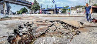Spaldingstraße nach Wasserrohrbruch eingestürzt: Dieser Krater bringt Chaos