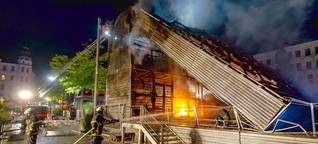Veranstaltungsbühne in Flammen - Reeperbahn gesperrt