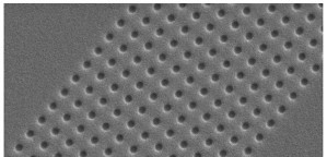 Optisches Nanomaterial: Forscher kombinieren Seide mit Titan