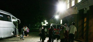 Asyl-Unterbringung - Erste Flüchtlinge in der Leipziger Grube-Halle angekommen
