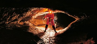 Höhlentour in der Schweiz: Abstieg ins Höllenloch