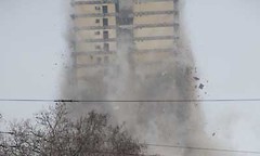 „Es war eine absolute Bilderbuchsprengung"- Uni-Turm verabschiedet sich mit einem Knall