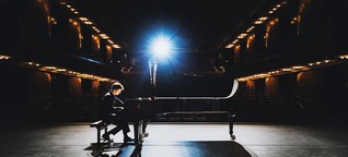 „Es ist nichts Schlechtes, anders zu sein" Konzertpianist Alexander Krichel