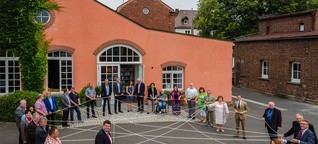 Symbolisches Netzwerk zur Eröffnung der Geschäftsstelle von Leben+ | OberpfalzECHO