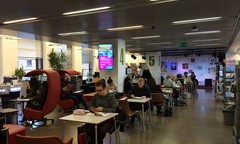 Bibliothek 10 in Helsinki: Disco und 3-D-Drucker
