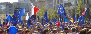 Europa-Befürworter bekunden Freundschaft zu Frankreich