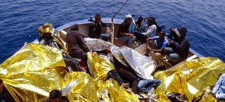 NGO-Vertreter am Mittelmeer: "Jemand muss den Wahnsinn hier draußen beenden"