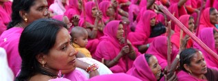 Die Pink Gang knüppelt gegen das Patriarchat
