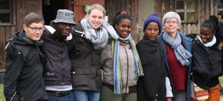 Afrikaner helfen Deutschen - Von Uganda in die deutsche Provinz