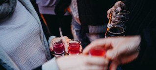 Arbeitsmarkt: Schnaps trinken kann bei der Jobsuche helfen