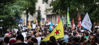 Legale YPG-Fahne führt zu Hausdurchsuchung (neues deutschland)