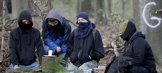Stillness and shock in Hambach Forest after journalist dies | DW | 20.09.2018