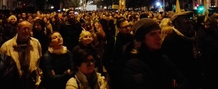 Monaco, migliaia in piazza contro l'Afd e il razzismo: "Siamo preoccupati per le elezioni Europee del prossimo anno" - Il Fatto Quotidiano