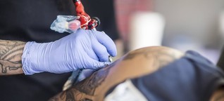 Warum halten Tattoos so lange? Forscher haben Erkenntnisse über Verarbeitung der Farbe gewonnen