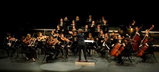 Wenn eine Frau ein Orchester dirigiert - Claire Gibault über Diskriminierung im Klassikbetrieb