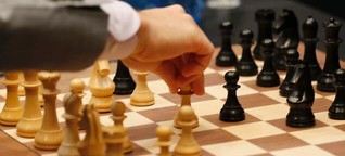 Computer bringt sich selbst Schach bei - und schlägt den Menschen
