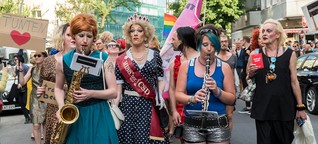 "Wir sind hier, wir sind queer" - so war der Tuntenspaziergang in Berlin