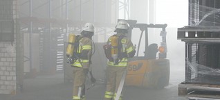 Warburger Feuerwehr und DLRG proben den Ernstfall auf Firmengelände