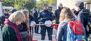 Bernd Lucke kann Vorlesung halten – unter massivem Polizeischutz