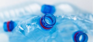 Welche Wasserflasche enthält am wenigsten Mikroplastik?
