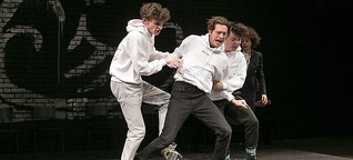„Die Welle" als Jungendtheaterstück: Schullektüre auf der Bühne