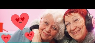 Beste Freundinnen über 80 👵🏼⎥Auf Klo mit @Senioren Zocken​