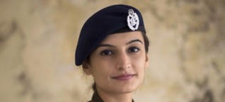 Beenish Fatima, 27, on naispuolisena poliisin ylitarkastajana harvinaisuus Pakistanissa: "Univormussa minusta tuntuu, että kukaan ei ole uhka ja selviän kaikesta"
