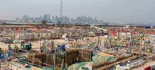 Fußball-WM 2022: Wie Katar seine Arbeiter ausbeutet
