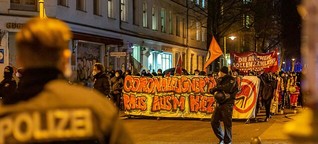 Hunderte Linke demonstrieren in Berlin gegen „Corona-Leugner"