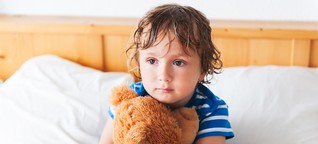 Eine Psychologin erklärt, warum manche Kinder nicht einschlafen und was Eltern dagegen tun können