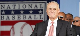 MLB signs commissioner Manfred through 2029