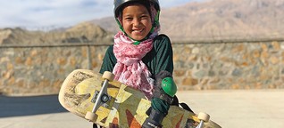 Skateboarding in Kabul – Helfer mit Brett
