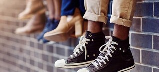 Entdecken Sie bei #schuhplus – Schuhe in Übergrößen eine umfangreiche Auswahl an Schuhen in Übergröße für Damen und Herren. Dieser Artikel zeigt Ihnen, warum die richtigen Schuhe in Übergröße so wichtig sind und wie vielfältig die Auswahl an passenden Mod